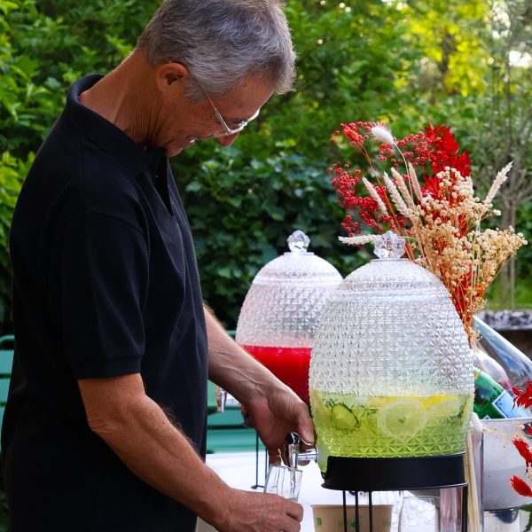 Service de boissons traiteur à Lyon avec cocktails, softs et champagne pour événement
