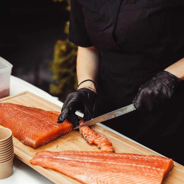 Animation culinaire traiteur à Lyon avec chef en live cooking lors d’un événement FAB Traiteur