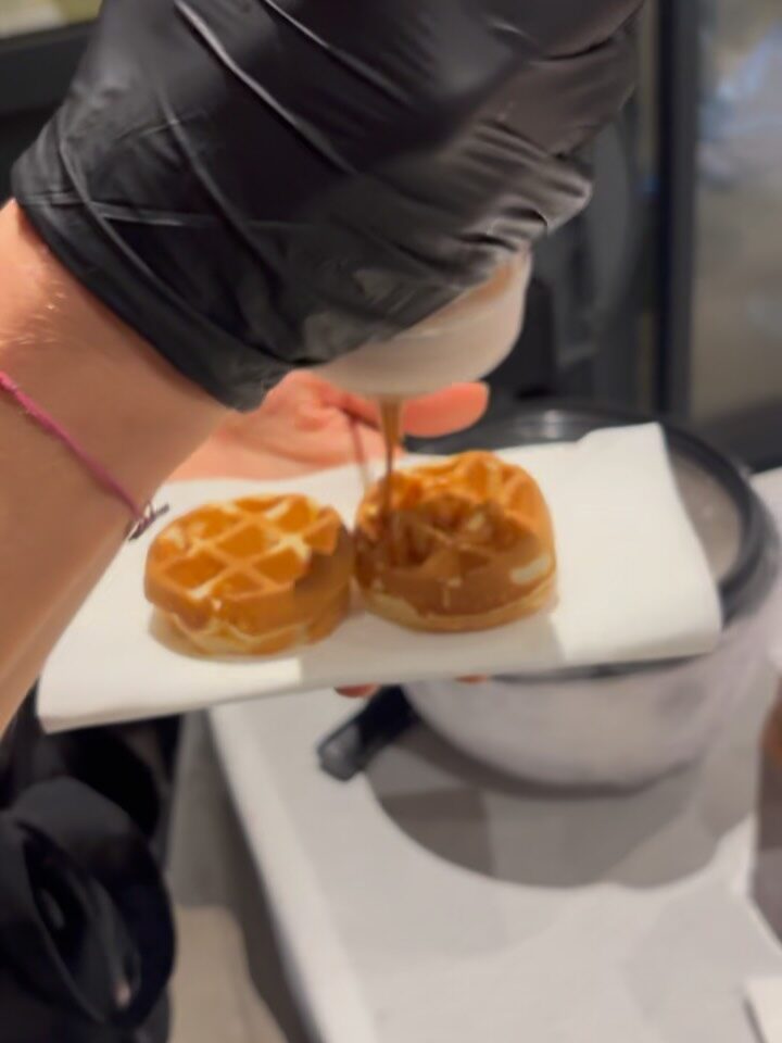 Instagram post from fabevent. This post is in position 11.